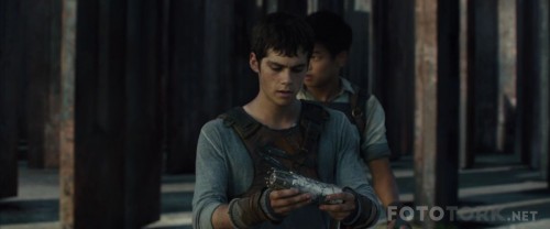 TheMazeRunner20141080pBluRayx264DUALTR-ENGTORK_01_08_05_02_6.jpg