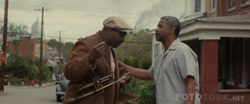 Fences20161080pBluRayx264DUALTR-ENGTORK_00_27_48_06_2.jpg
