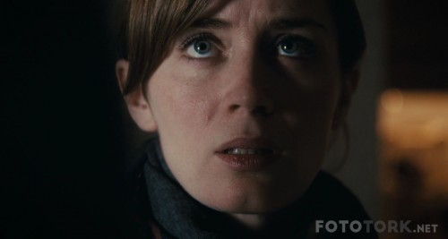 TheGirlOnTheTrain20161080pBluRayx264DUALTR-ENGTORK_00_44_51_08_4.jpg
