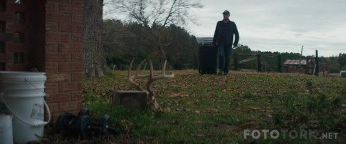 TheNeighbor20161080pBluRayx264DUALTR-ENGTORK_00_17_26_03_2.jpg