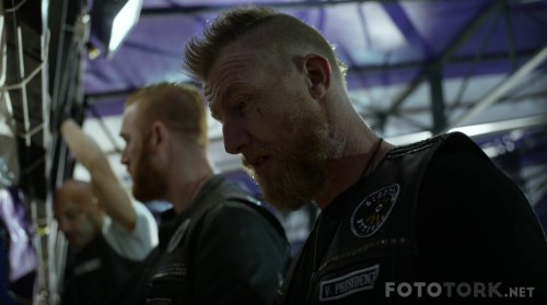 TheMarine5Battleground20171080pBluRayx264DUALTR-ENGTORK_01_13_19_03_8.jpg