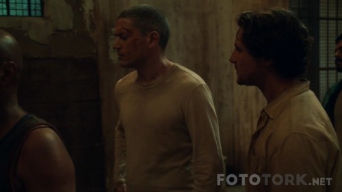 Prison.Break.S05E03.720p.HDTV.x264-KILLERS_00_17_28_03_4.jpg