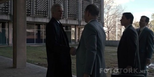 Stranger.Things.S01E01.WEBRip.x264_00_19_01_05_4.jpg