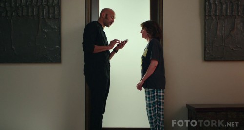 WhyHim20161080pBluRayx264DUALTR-ENGTORK_00_33_23_09_3.jpg