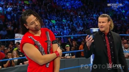 WWE.Smackdown.Live.2017.04.25.HDTV.x264.TORK.mkv_snapshot_00.04.47_2017.04.28_00.20.26.jpg