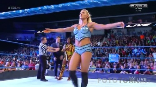 WWE.Smackdown.Live.2017.04.25.HDTV.x264.TORK.mkv_snapshot_01.11.31_2017.04.28_00.22.52.jpg