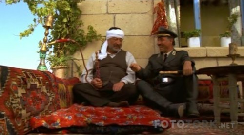 Propaganda1999DVDRipXviDTORK.avi_snapshot_00.08.33_2017.05.03_22.46.00.jpg