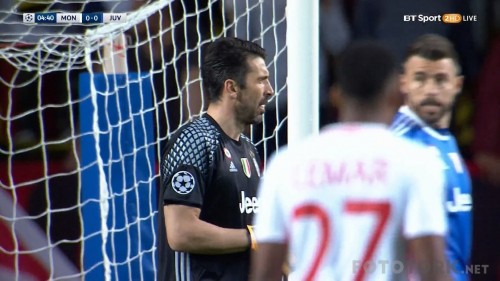 Champions.League.2017.05.03.Monaco.vs.Juventus.1st.Half.1.mp4_snapshot_09.12_2017.05.08_13.58.05.jpg