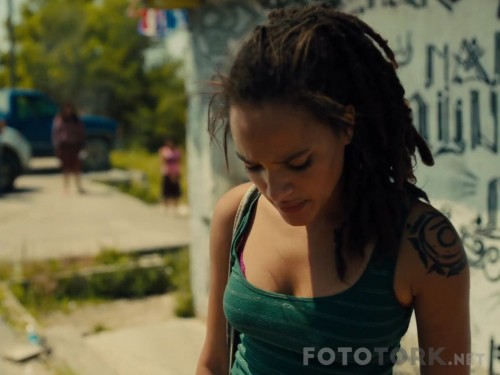 AmericanHoney20161080pBluRayx264DUALTR-ENGTORK_02_32_19_02_14.jpg