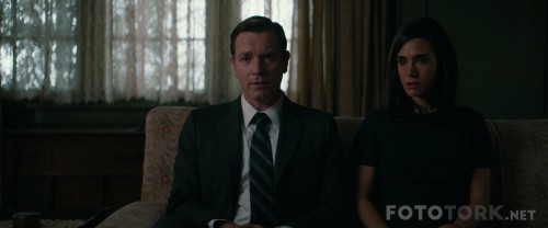 AmericanPastoral20161080pBluRayx264DUALTR-ENGTORK_00_43_20_05_6.jpg