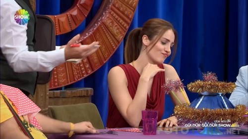 Guldur.Guldur.Show.12.05.2017.HDTvRip.720p.AC3.by.SALCI.TORK.mkv_snapshot_01.28.14_2017.05.13_00.57.22.jpg