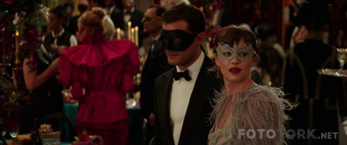 FiftyShadesDarker2017UNRATED720pBluRayx264DUALDTSTR-ENTORK_00_39_28_07_3.jpg