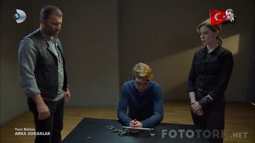 Arka.Sokaklar.BL.442.HDTvRip.720p.AC3.by.07BRN91.TORK.mkv_snapshot_00.02.17_2017.05.19_18.21.21.jpg