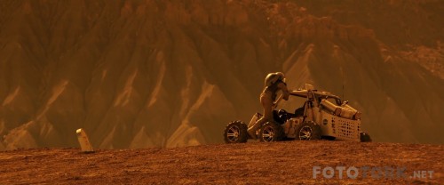 The.Space.Between.Us.2017.1080p.BluRay.H264.AAC-RARBG.mp4_snapshot_00.31.56_2017.05.21_23.20.02.jpg