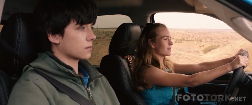 The.Space.Between.Us.2017.1080p.BluRay.H264.AAC-RARBG.mp4_snapshot_01.30.07_2017.05.21_23.20.42.jpg