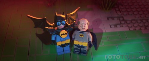 LegoBatmanMovie20171080pWEB-DLx264DUALTR-ENGTORK_01_23_35_01_12.jpg