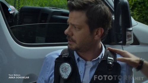 Arka.Sokaklar.BL.443.HDTvRip.720p.AC3.by.07BRN91.TORK.mkv_snapshot_01.15.52_2017.05.26_18.56.45.jpg