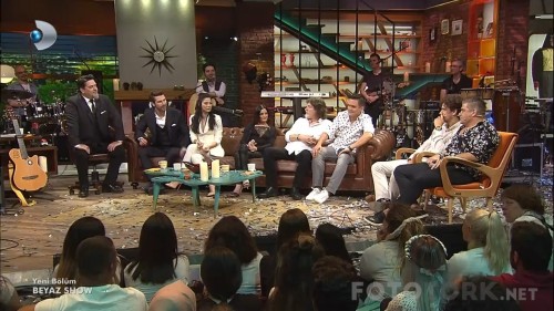 Beyaz.Show.26.05.2017.HDTvRip.720p.AC3.by.07BRN91.TORK.mkv_snapshot_00.26.21_2017.05.27_10.41.17.jpg