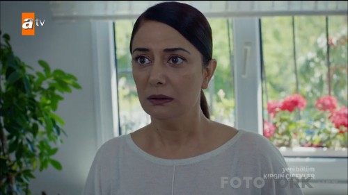 Kirgin.Cicekler.BL.87.HDTvRip.720p.AC3.by.07BRN91.TORK.mkv_snapshot_00.07.34_2017.06.07_16.01.23.jpg
