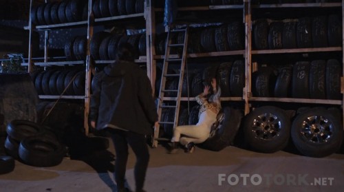 Catfight2016720pBluRayx264DUALTR-ENGTORK.mkv_snapshot_01.00.09_2017.06.07_02.30.20.jpg