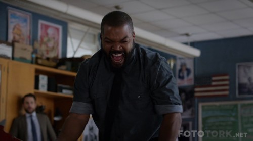FistFight20171080pBluRayx264DUALTR-ENGTORK.mkv_snapshot_00.17.33_2017.06.07_02.41.00.jpg