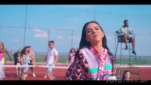 INNA-Ruletafeat.Erik1080px264AACOfficialVideo_00_00_14_02_1.jpg