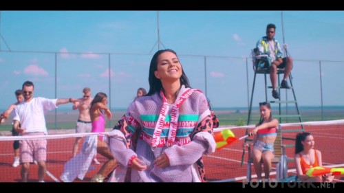 INNA-Ruletafeat.Erik1080px264AACOfficialVideo_00_03_01_09_28.jpg