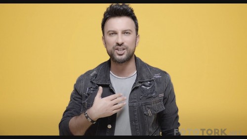 Tarkan-Yolla20171080px264AACOfficialVideo_00_01_58_08_4.jpg