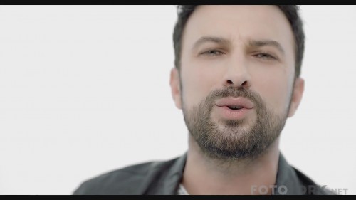 Tarkan-Yolla20171080px264AACOfficialVideo_00_03_49_06_8.jpg