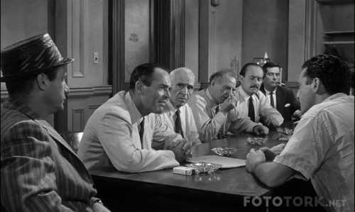 12KizginAdam-12AngryMen19571080pBluRayx264DUALTR-ENGTORK.mkv_snapshot_00.19.53_2017.08.06_15.19.42.jpg