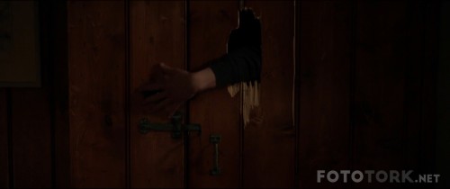 Icerde-ShutIn20161080pBluRayx264DUALTR-ENGTORK.mkv_snapshot_01.07.26_2017.08.06_15.33.20.jpg