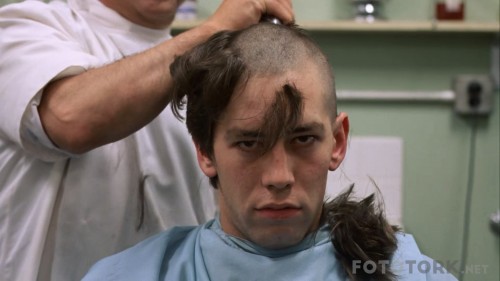 FullMetalJacket19871080pBluRayx265DUALTR-ENGTORK.mkv_snapshot_00.01.26_2017.08.18_21.23.41.jpg