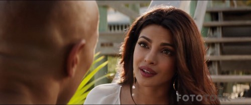Baywatch2017UNRATED1080pBluRayx264TRAltyaziTORK.mkv_snapshot_00.07.08_2017.08.29_07.04.44.jpg