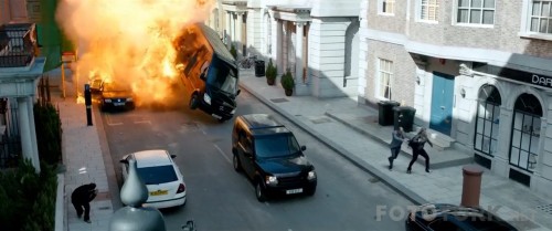 BeleliTanik-TheHitmansBodyguard2017720pHDRipx264AC3TRAltyaziTORK.mkv_snapshot_00.15.06_2017.08.31_14.43.18.jpg