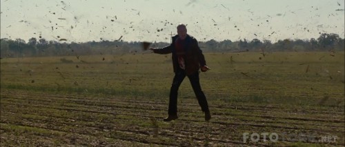 Tetikciler-Looper20121080pBluRayx264DUALTR-ENGTORK.mkv_snapshot_01.45.28_2017.09.10_16.52.53.jpg