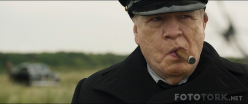 Churchill-2017-1080p-BluRay-x264-DUAL-TR-ENG-TORK.mkv_snapshot_00.35.56_2017.10.20_06.39.17.jpg