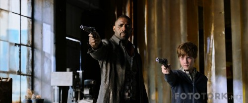 Kara-Kule---The-Dark-Tower-2017-1080p-BluRay-x264-DUAL-TR-ENG-TORK.mkv_snapshot_01.11.33_2017.10.20_15.37.04.jpg