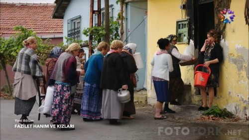 Fazilet.Hanim.ve.Kizlari.BL.22.HDTvRip.720p.AC3.by.TheWelleTy.TORK.mkv_snapshot_01.44.27.jpg