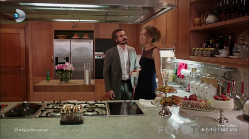 Siyah.Beyaz.Ask.BL.06.HDTvRip.720p.AC3.by.TheWelleTy.TORK.mkv_001807072.png