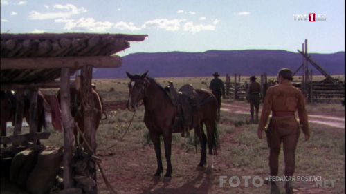 TRT.Gunduz.Sinemasi.Fedakar.Postaci.1953.HDTvRip.720p.AC3.by.TheWelleTy.TORK.mkv_000852981.png