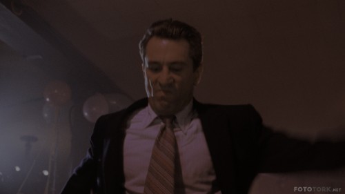 Goodfellas-1990-2160p-BluRay-REMUX-HEVC-DTS-HD-MA-5.1-FGT.mkv_snapshot_00.56.12.jpg