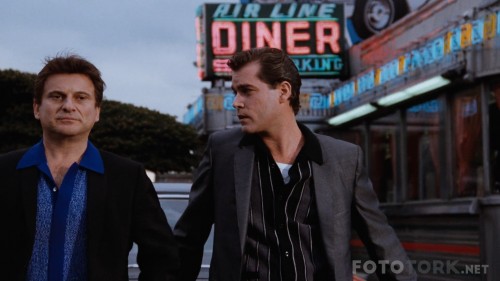 Goodfellas-1990-REMASTERED-1080p-BluRay-x264-DUAL-TR-ENG-TORK.mkv_snapshot_00.15.45.jpg