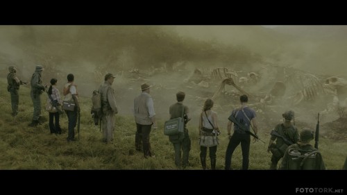 Kong-Skull-Island-2017-2160p-BluRay-REMUX-HEVC-DTS-HD-MA-TrueHD-7.1-FGT.mkv_snapshot_01.16.27.jpg