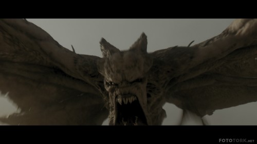 Resident-Evil-The-Final-Chapter-2016-2160p-BluRay-REMUX-HEVC-DTS-HD-MA-TrueHD-7.1-FGT.mkv_snapshot_00.09.24.jpg
