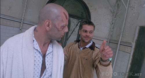 12-Maymun---Twelve-Monkeys-1995-1080p-BluRay-x264-DUAL-TR-ENG-TORK.mkv_snapshot_00.20.23.jpg