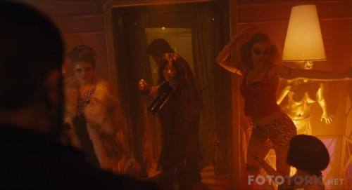 Kar-Kureyici---Snowpiercer-2013-1080p-BluRay-x264-DUAL-TR-ENG-TORK.mkv_snapshot_01.25.12.jpg