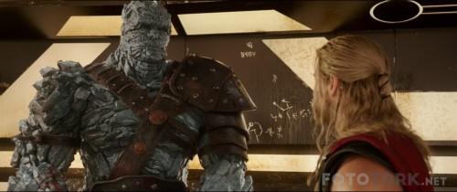 Thor-Ragnarok-2017-1080p-BluRay-x264-DUAL-TR-ENG-TORK.mkv_snapshot_00.42.36.jpg