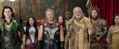 Thor-Ragnarok-2017-720p-BluRay-x264-DUAL-TR-ENG-TORK.mkv_snapshot_00.13.38.jpg