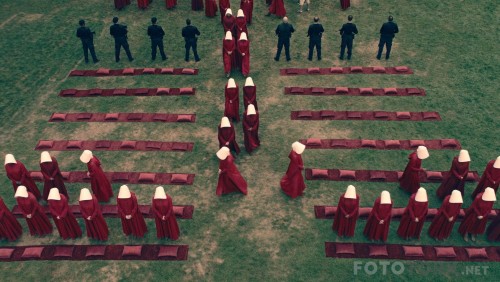 The.Handmaids.Tale.S01E01.Offred.1080p.AMZN.WEBRip.DD5.1.x265-LGC.mkv_snapshot_42.58.jpg