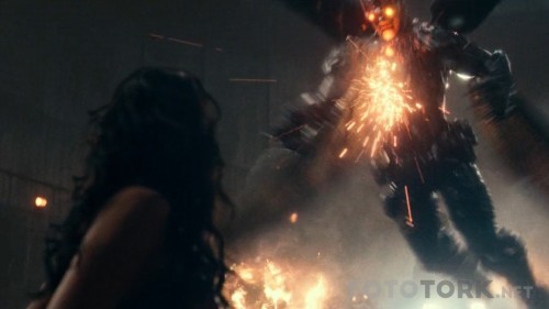 Adalet-Birligi---Justice-League-2017-720p-BluRay-x264-DUAL-TR-ENG-TORK.mkv_snapshot_00.58.35.jpg
